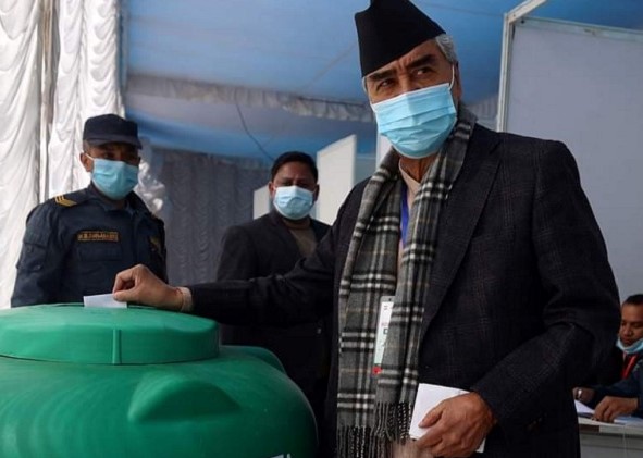 कांग्रेस सभापतिका लागि दोस्रो चरणको मतदान साढे ३ बजेदेखि सुरू